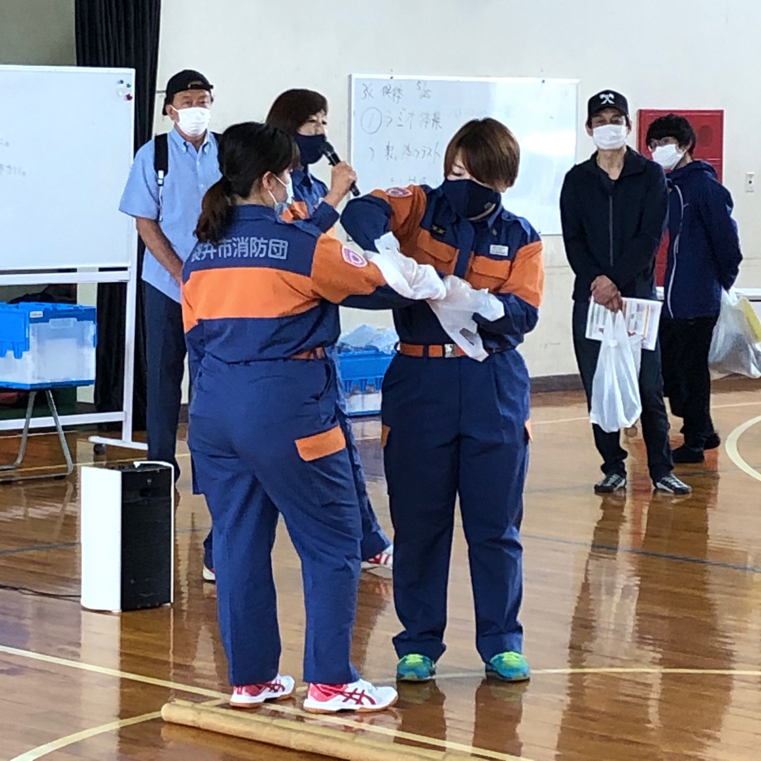 止血法のデモンストレーション
