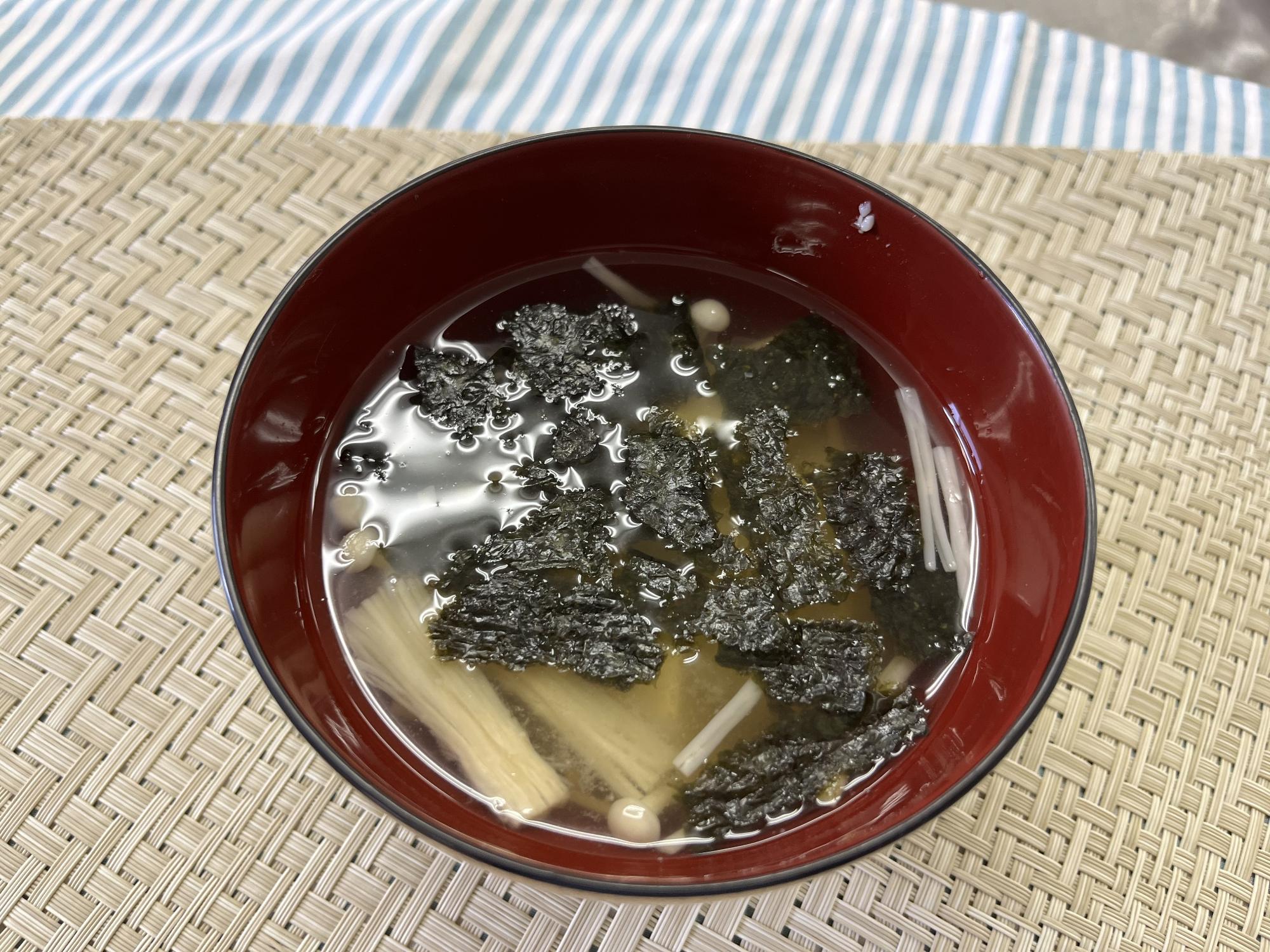 海苔のみそ汁の写真