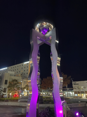 袋井駅前 パープルライトアップ