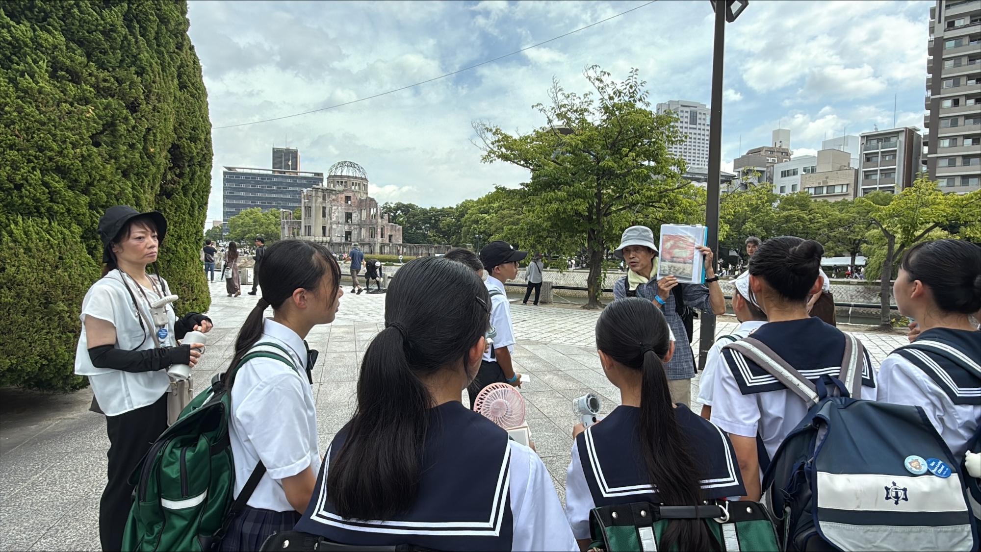 現地ガイドの説明