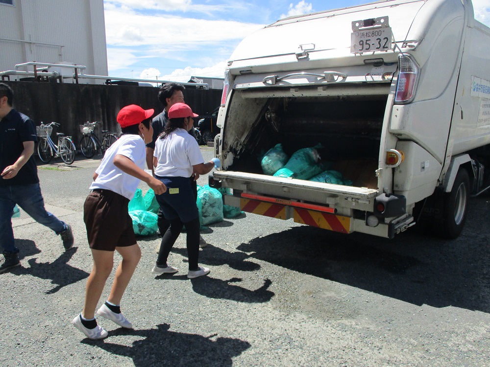 ごみ投げ入れ体験