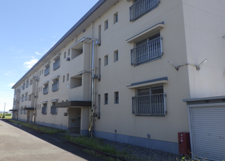 広岡団地外観