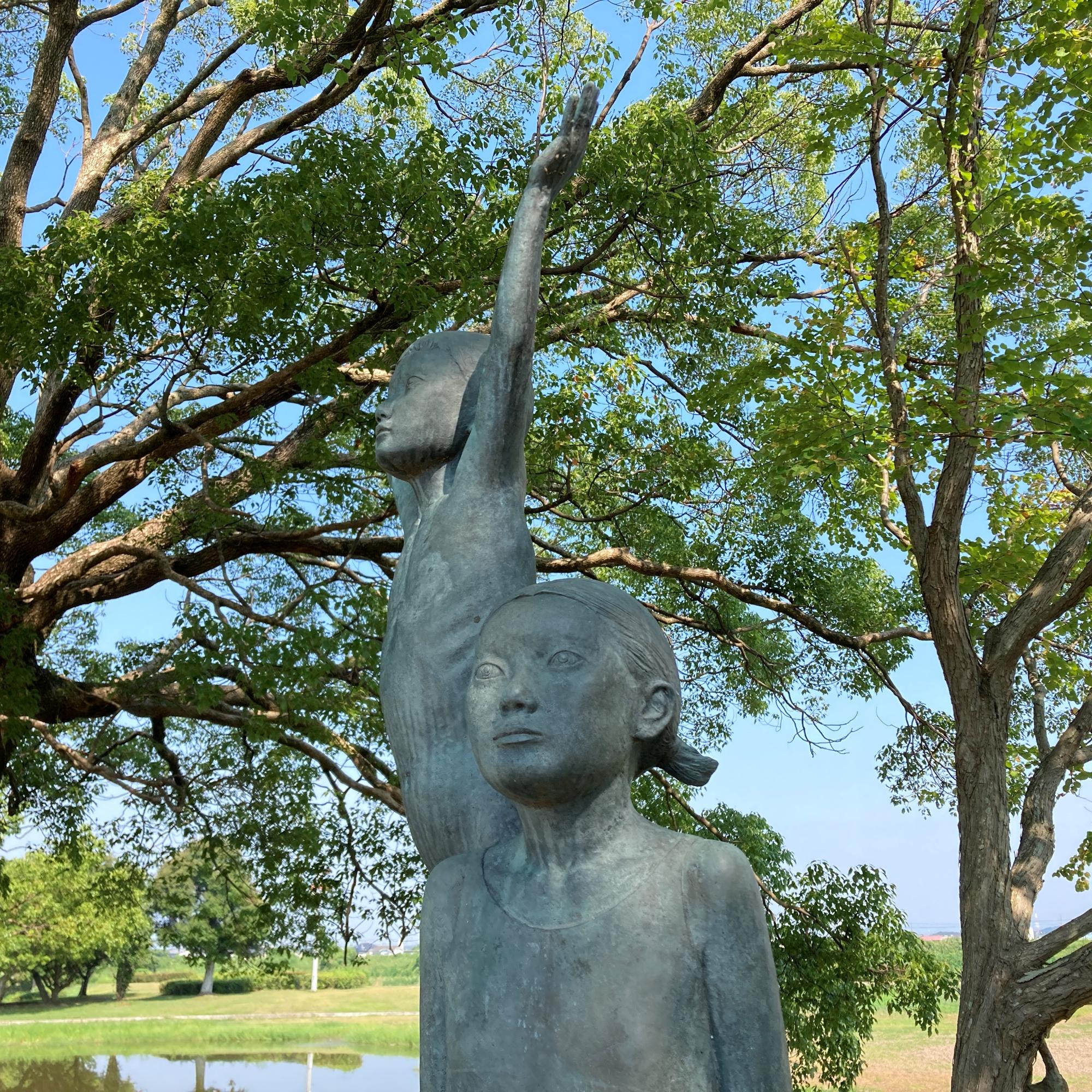 燦燦と