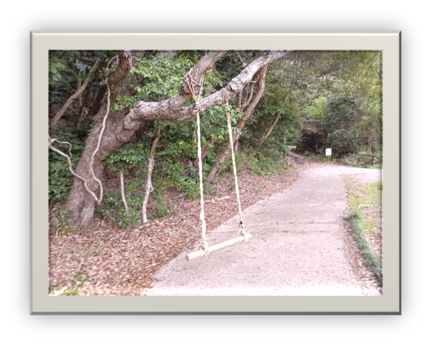 里山の風景（ぶらんこ）