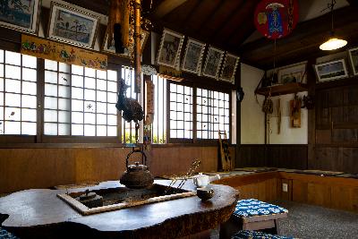 東海道どまん中茶屋の内装の写真です